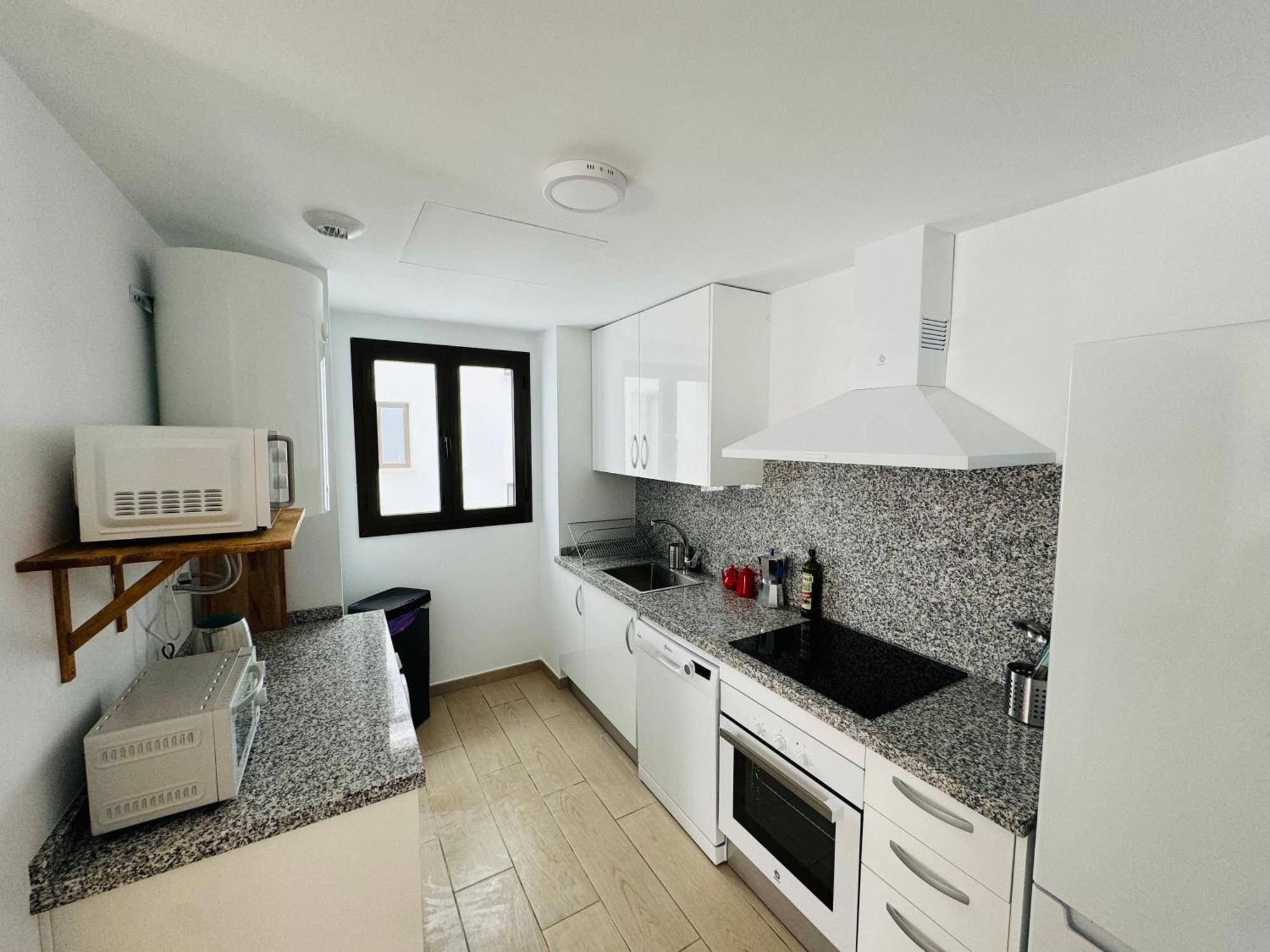 Parking Privado! Sol Y Mar Tu Hogar En La Costa Apartment เอสเตโปนา ภายนอก รูปภาพ